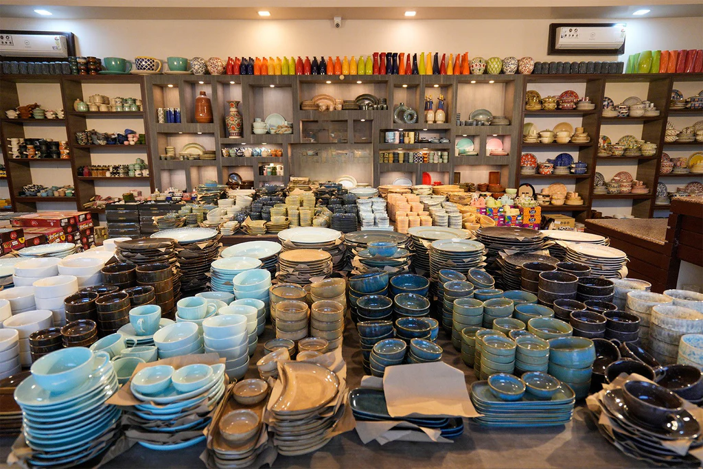 Wholesale ceramics Khurja handcrafted pots